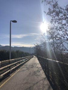 In ciclabile direzione Riva del Garda